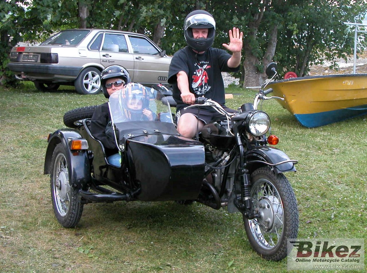 Big  tourist picture and wallpaper from Bikez.com